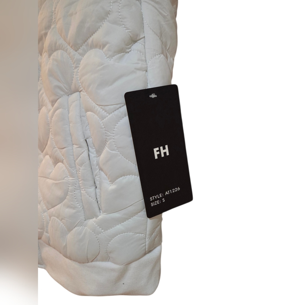 Free Haven - NEW Spring Cropped Puffer Quilted Heart Shape Light Jacket - Picture 3 of 9